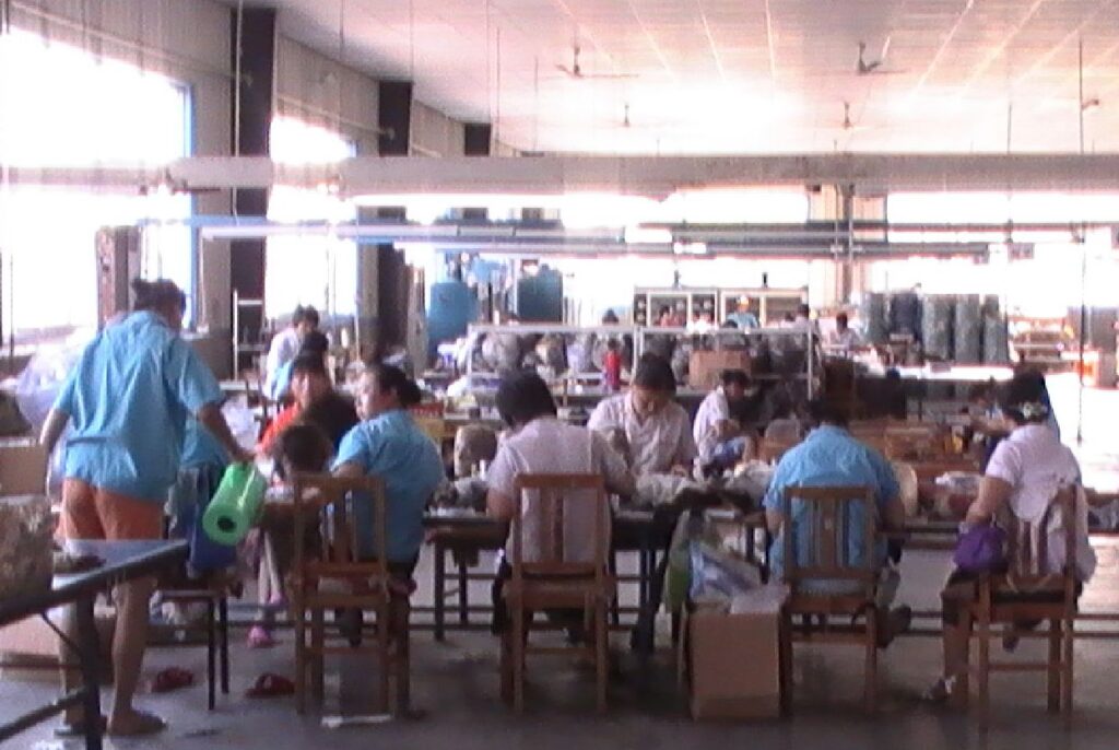 工場でかつら修理 工場でかつら修理